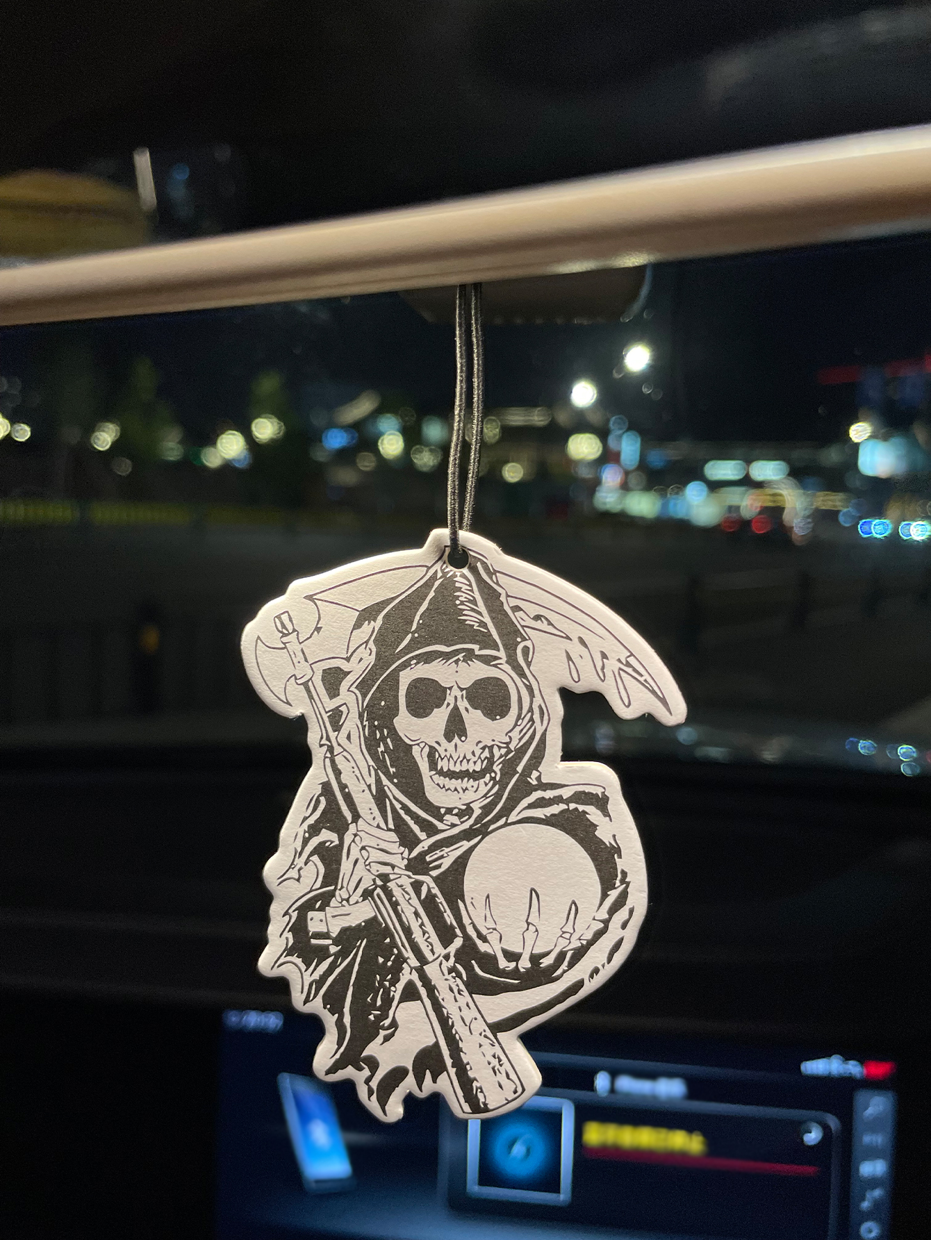 Skull, Hilton Fresh Scent Five - đánh giá và giá Home Fragrance Types